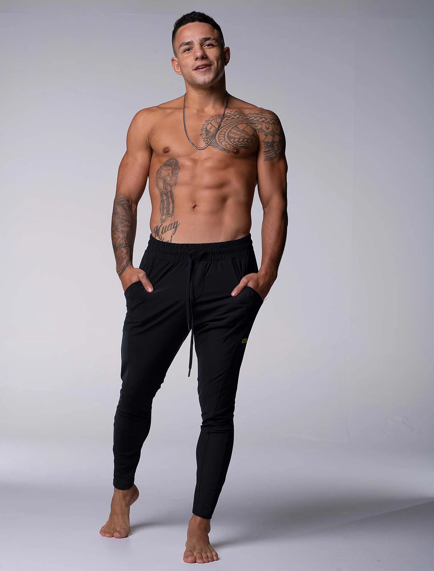 V2 Active Panelled Joggers - Black