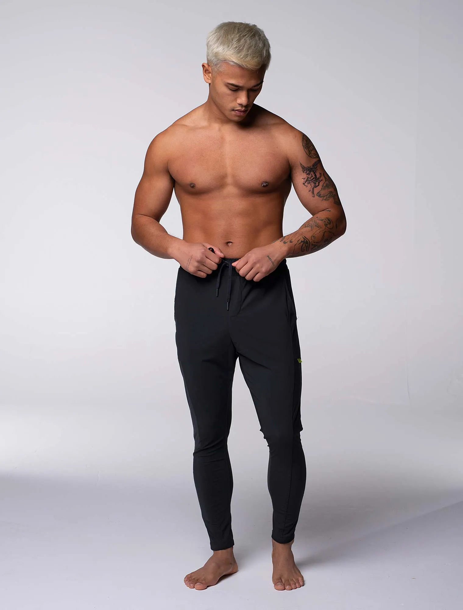 V2 Active Panelled Joggers - Black